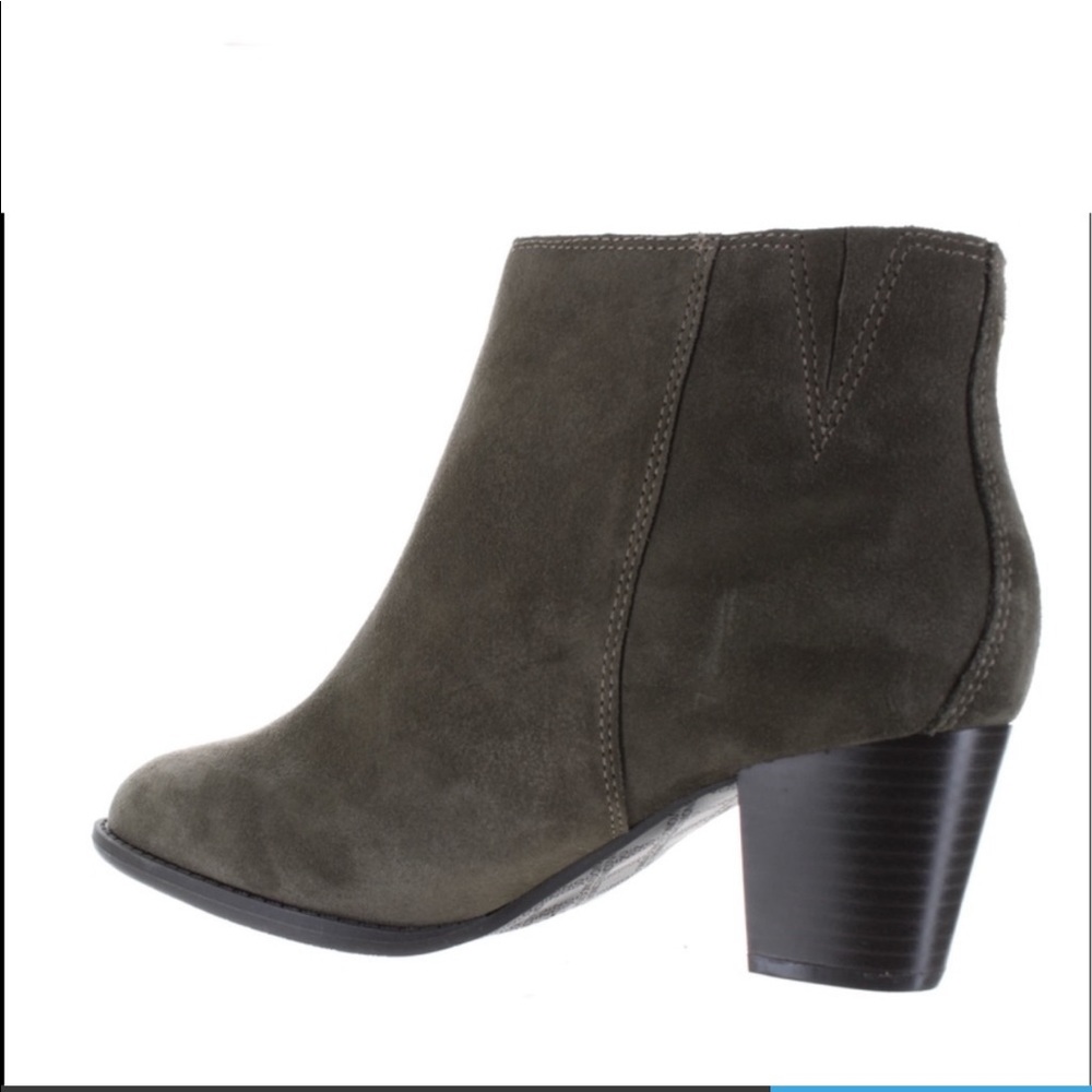 VIONIC Upright Madeline Greige Bootie Suede Size 9